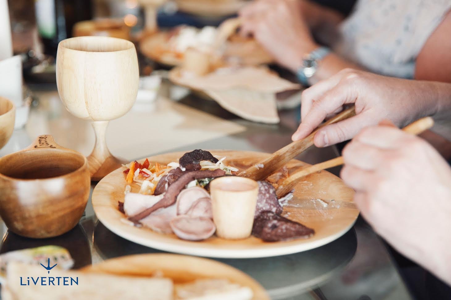 LiVERTEN AS - LiVERTEN Servicestasjon